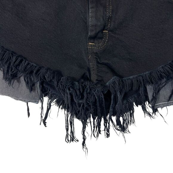 BLACK WRANGLER SIZE 30 DISTRESSED CUTOFF BLACK DENIM SHORTS - Picture 3 of 16